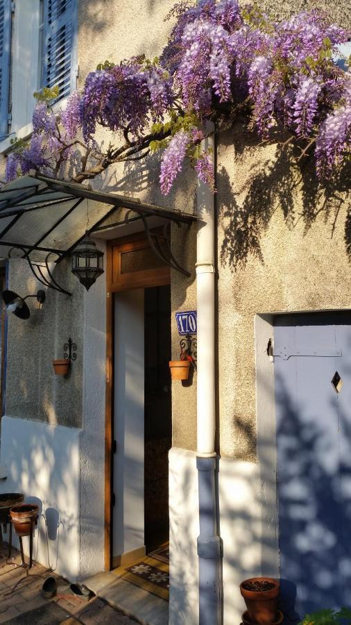 Clos St Joseph Oullins Esterno foto